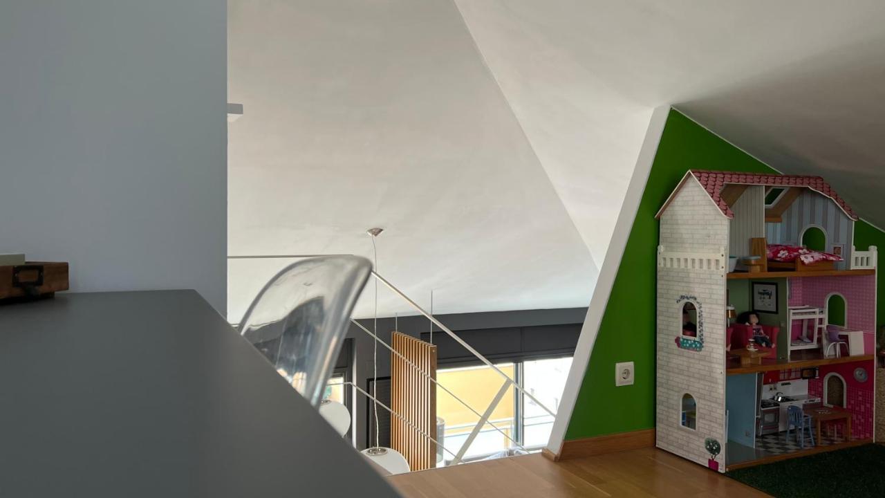 Atico De Diseno Con Terraza En El Centro De Olot Apartment Exterior photo